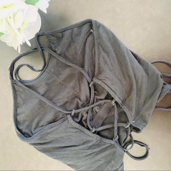 Fabletics Tops - Fabletics crop workout top - open back